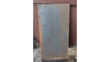 лист стальной рифленый чечевица 2 мм Ст3 купить в Москве