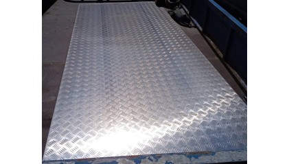 лист алюминиевый рифленый квинтет 0,3 мм АМц купить в Москве