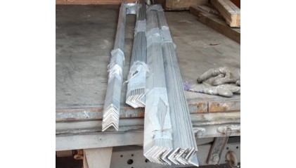 уголок алюминиевый равнополочный 30x30х1,5 мм АМг5 купить в Москве