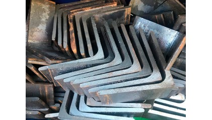 уголок стальной гнутый равнополочный 40x40x2,5 мм 08пс купить в Москве