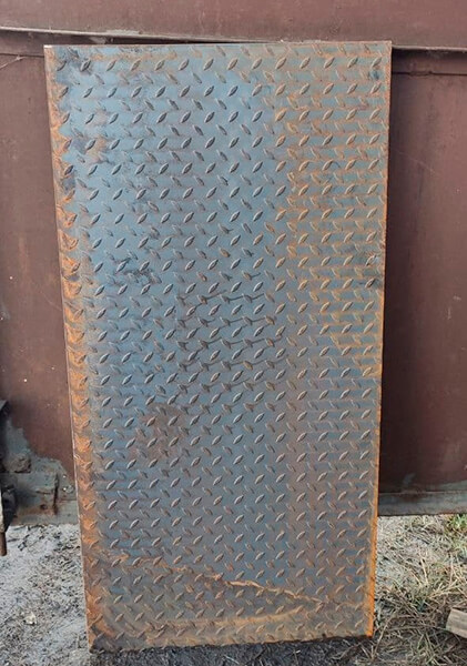 Лист стальной с чечевичным рифлением 5x1250x2500 мм Ст3 ГОСТ 8568-77 фото